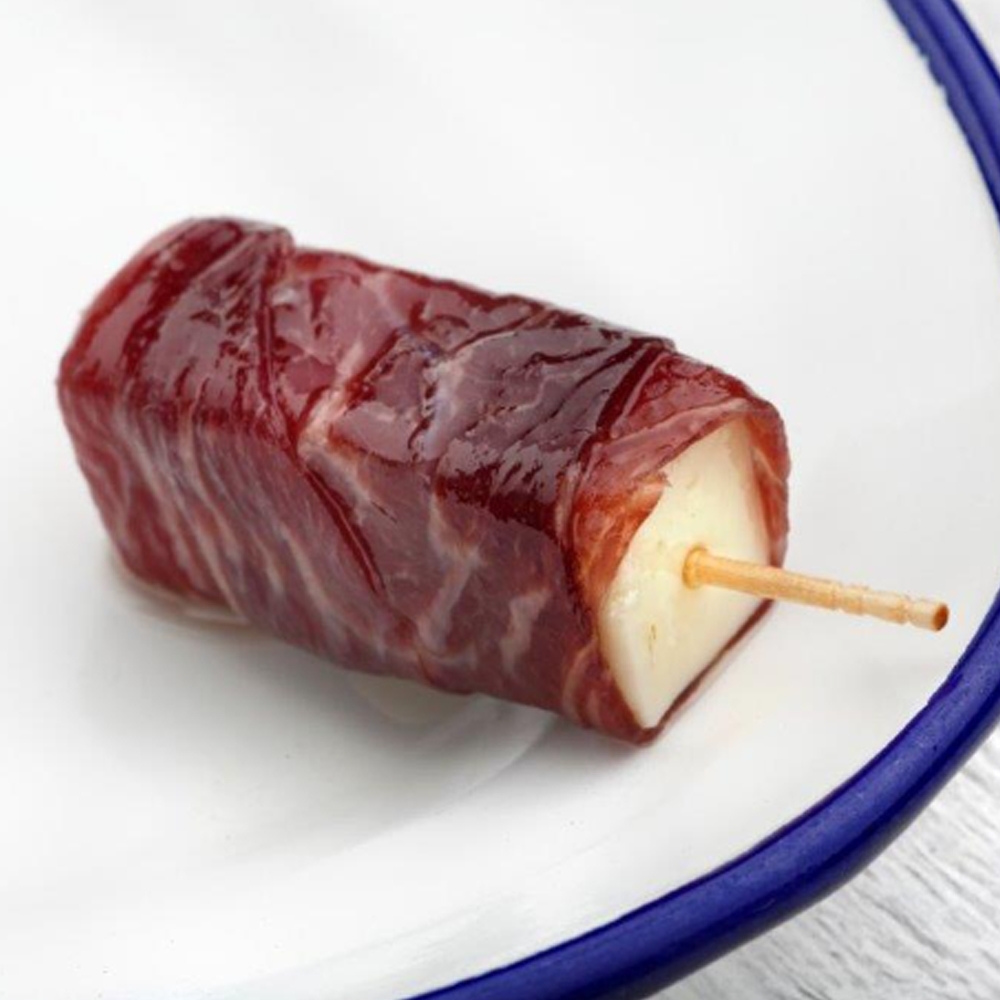 Pincho de queso con cecina (20uds)